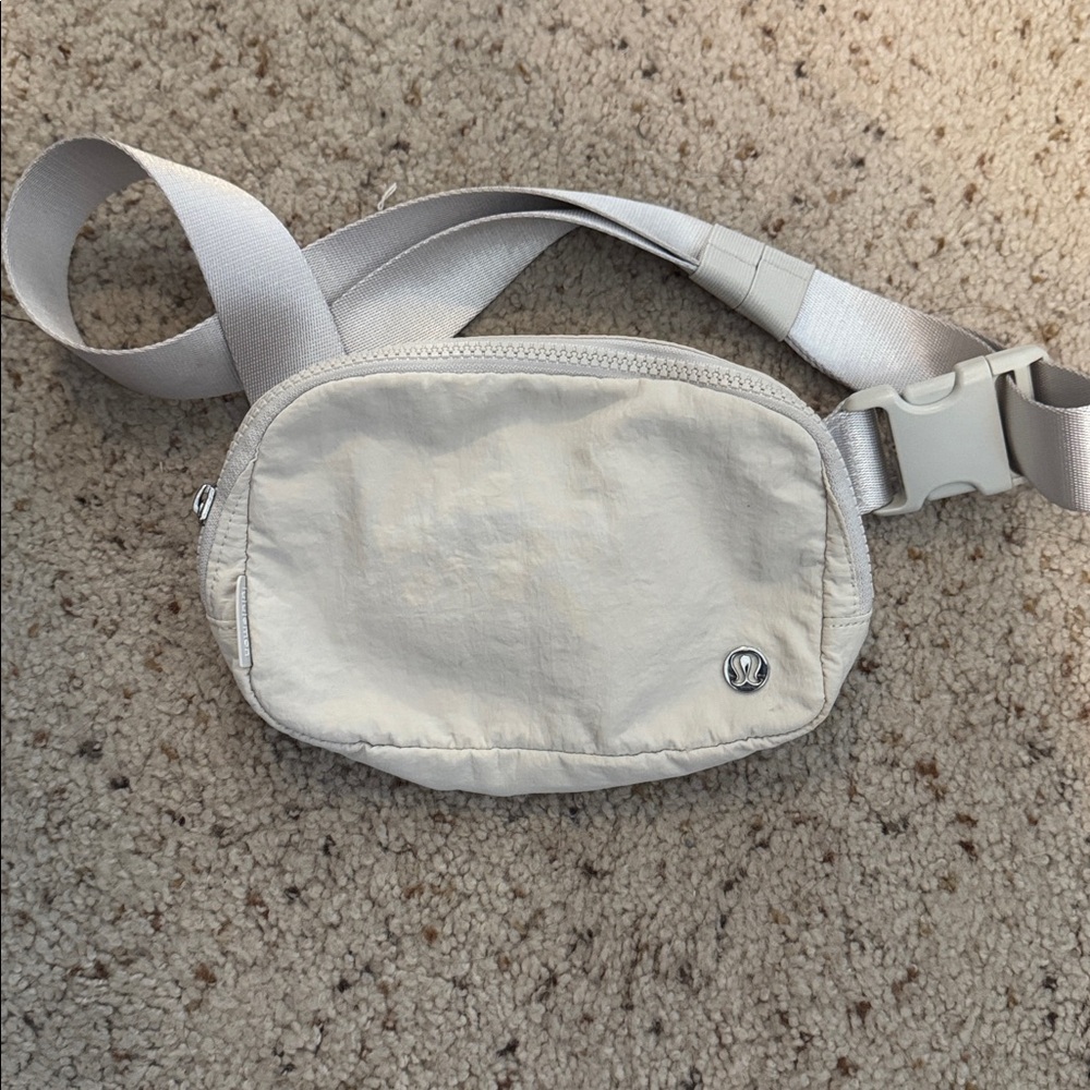 Lululemon Everywhere Belt Bag 1L